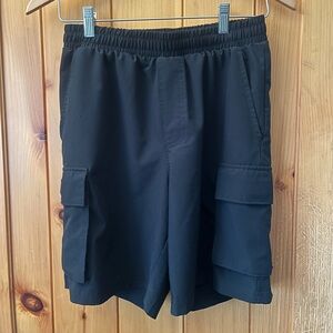 Eddie Bauer Men's athletic cargo shorts | size S